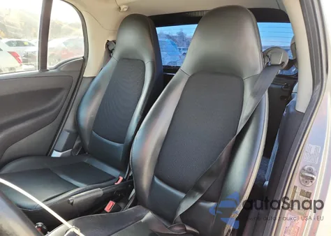 2013 Smart Fortwo Pure z USA, uszkodzony, nr VIN WMEEJ3BA6DK623631